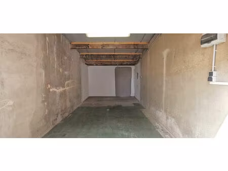 vente parking 18m2 cassis 13260 - 70000 € - surface privée