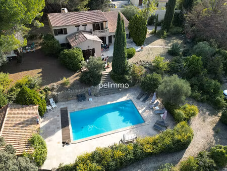 cornillon-confoux - maison en r+1 de t6 - 228m² / 3000m²