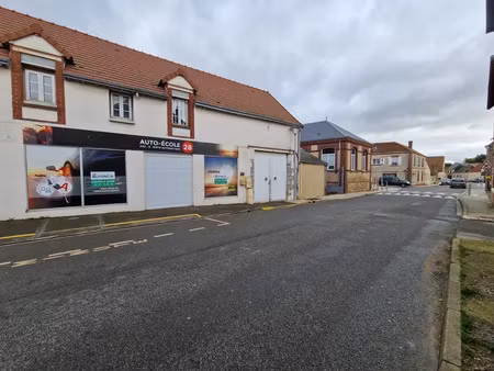 local en hyper centre à sours