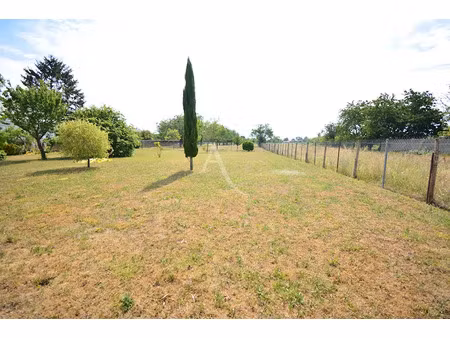 vente terrain 819 m² à doué-la-fontaine (49700)  41 400 €