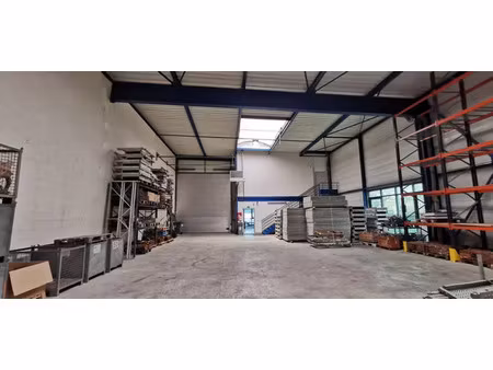 entrepôt de 1202m²
