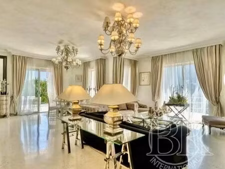 villa de luxe de 4 chambres en location beausoleil  france