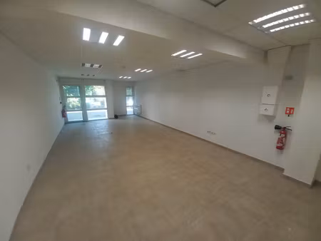 cph immobilier vous propose un local a boussy-saint-antoine