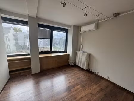 vente bureau 44 m² valenciennes (59300)
