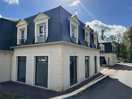 location locaux professionnels 73 m² à vineuil-saint-firmin (60500)  1 800 €