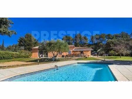 villa avec piscine et jardin le beausset (83)