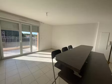 location appartement pélissanne 13330 - - surface privée