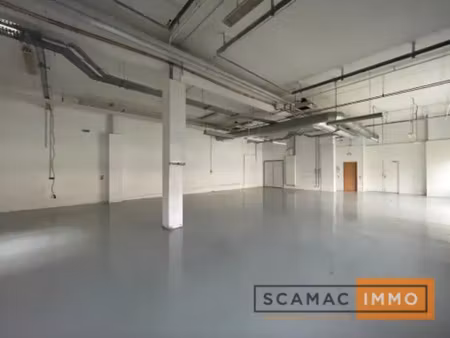 local d'activités de 668m²