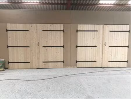 box de stockage et places de stationnement