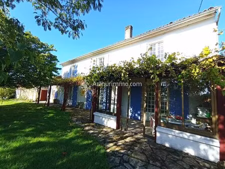 vente maison 7 pièces 164 m2 à saint-séverin-sur-boutonne