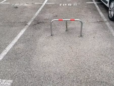 loue 2 places de parking