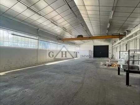 local industriel 1 050 m²