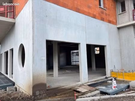 local 151 m² la talaudiere