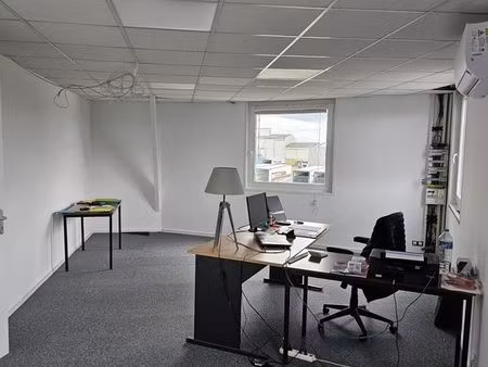 bureaux 43 m² bréal-sous-montfort