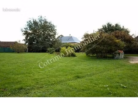 terrain 1400 m² domessin