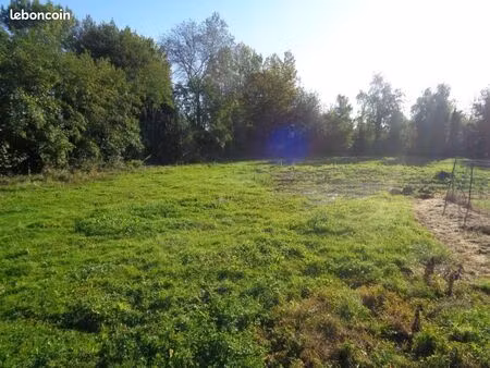 terrain 5724 m² hinges