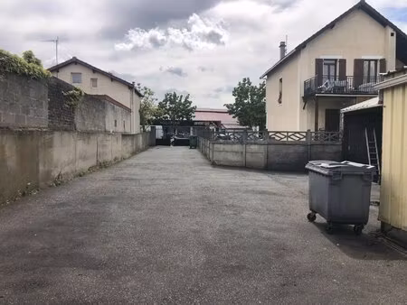 entrepôt de 170 m² à houilles : opportunité stratégique pour entrepreneurs !