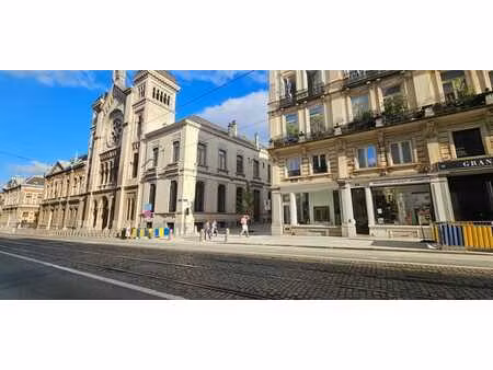 aaa sablon. espace commercial avec 2 belles vitrines