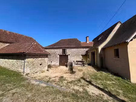 ferme (tte) de 4 pièces principales