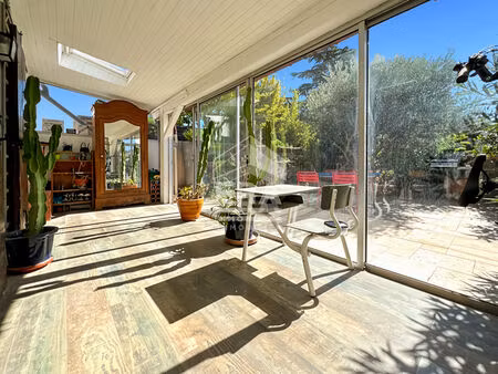 exclusivite - les pennes mirabeau - maison t5 3 chambres de 98m2 environ dont véranda sur 