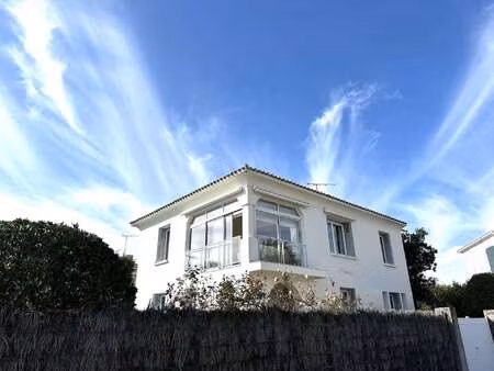 vente maison piscine à saint-gilles-croix-de-vie (85800) : à vendre piscine / 171m² saint-