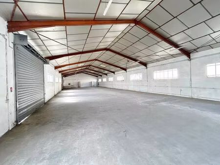 vente local commercial  533.00m²  lespinasse