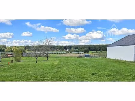 terrain constructible de 978m²