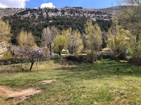 terrain 1 332 m² escragnolles