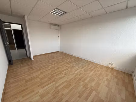location bureaux  150.29m²  carcassonne