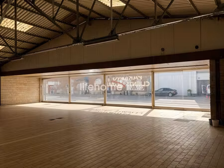 a la sortie de douai  local commercial 725 m²