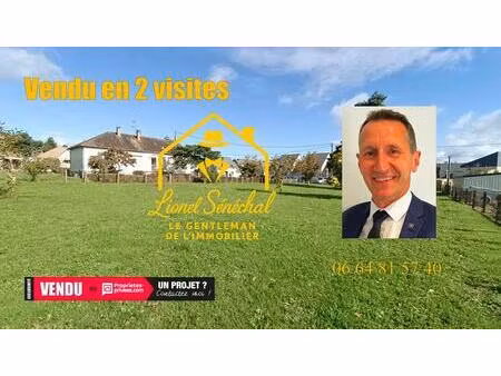 terrain à bâtir entièrement plat de plus de 3 000 m2 avec une maison de 95 m2 avec travaux