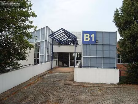 location bureau saint thibault des vignes 77400