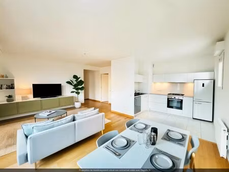 appartenement 4 pieces 2 chambres + bureau