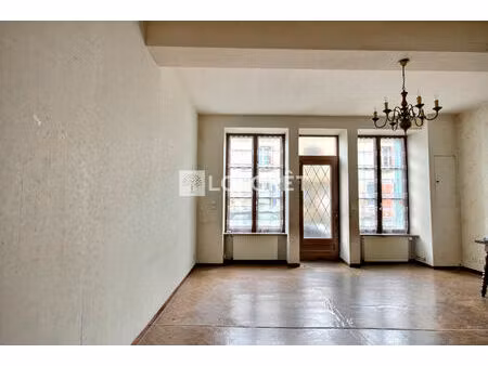 maison de village avec garage  dépendances supplémentaires et cour