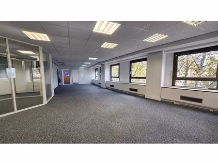 location locaux professionnels 203 m² à la garenne-colombes (92250)  5 046 €