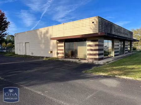 local commercial à vendre 288 m² - saint-seurin-sur-l'isle (33) - 373 000€