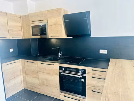 vente appartement 2 pièces 39.54 m² à sollies-pont (83210)  200 000 €