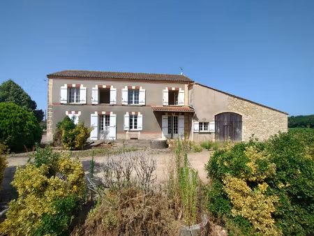 ancienne propriété viticole à réinventer au coeur de la camp