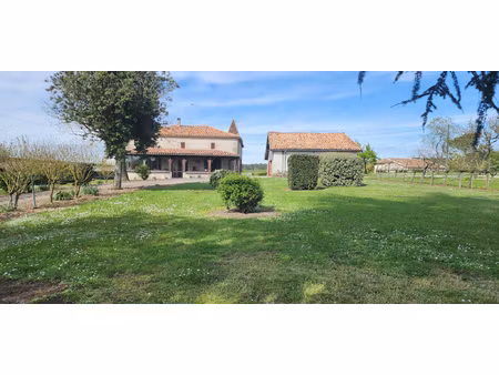 maison avec dépendance à la campagne