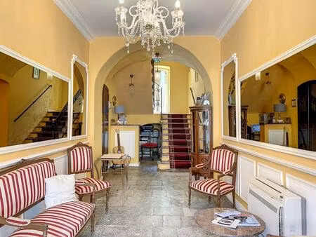 hôtel 3* 860 000€