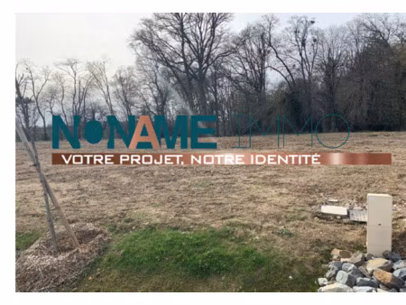 terrain à bâtir dans un cadre privilégié de 1106m2