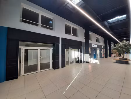 location commerce 113 m² à poitiers (86000)