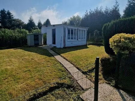 a vendre caravane 2/4 personnes sur parcelle (en location) ouvert d'avril à octobre