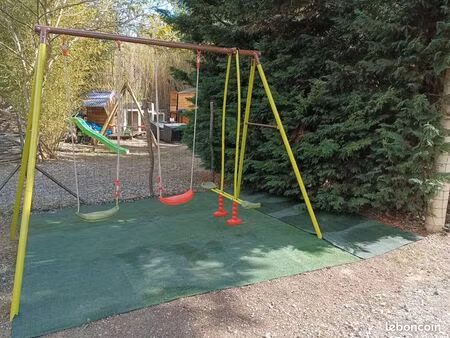 joli terrain ombragé