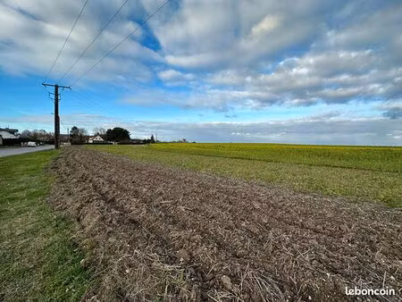 terrain 9000 m² dury