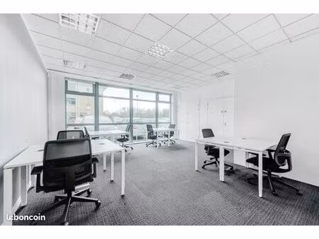 bureau privé à louer pour 5 personnes à factories le bourget