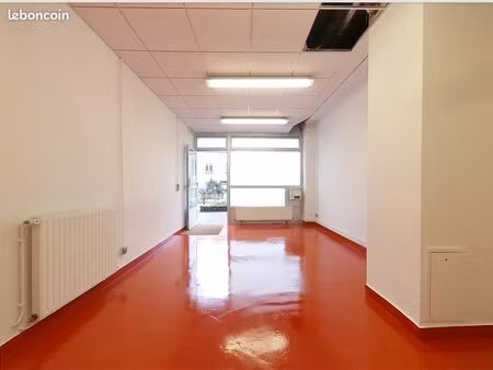 boutique 125 m² le pre st gervais