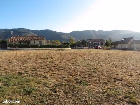 terrain 819m2 bout du pont de l'arn