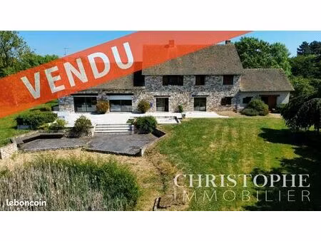 propriété 8 pièces 235 m²