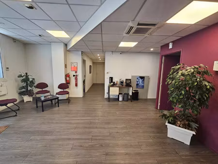 vente bureau 7 pièces 211 m² tarbes (65000)